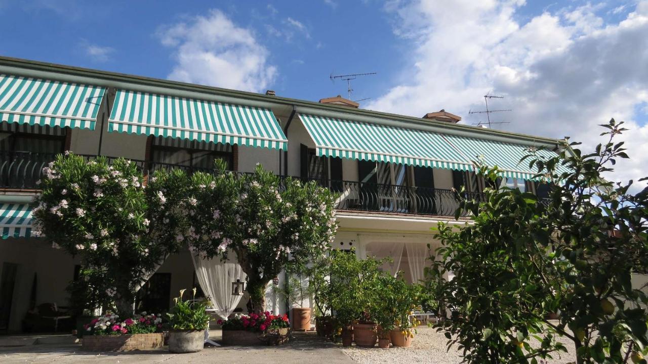 Il Gelso Di Barcuzzi Lonato Exterior photo